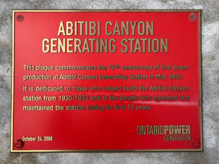 A plaque commemorating the men who operated the hydro station at Abitibi Canyon